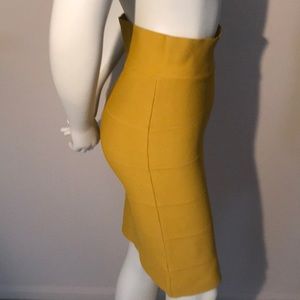 Bcbg Mustard Bandage Pencil Skirt Sz M
